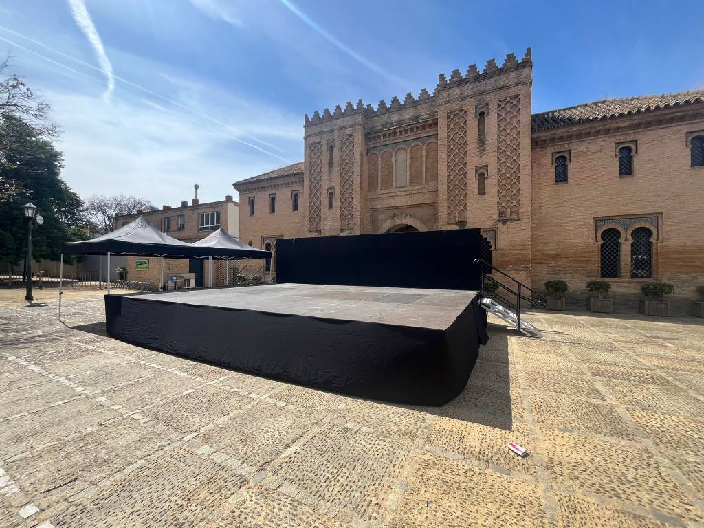 alquiler de tarimas escenarios sevilla