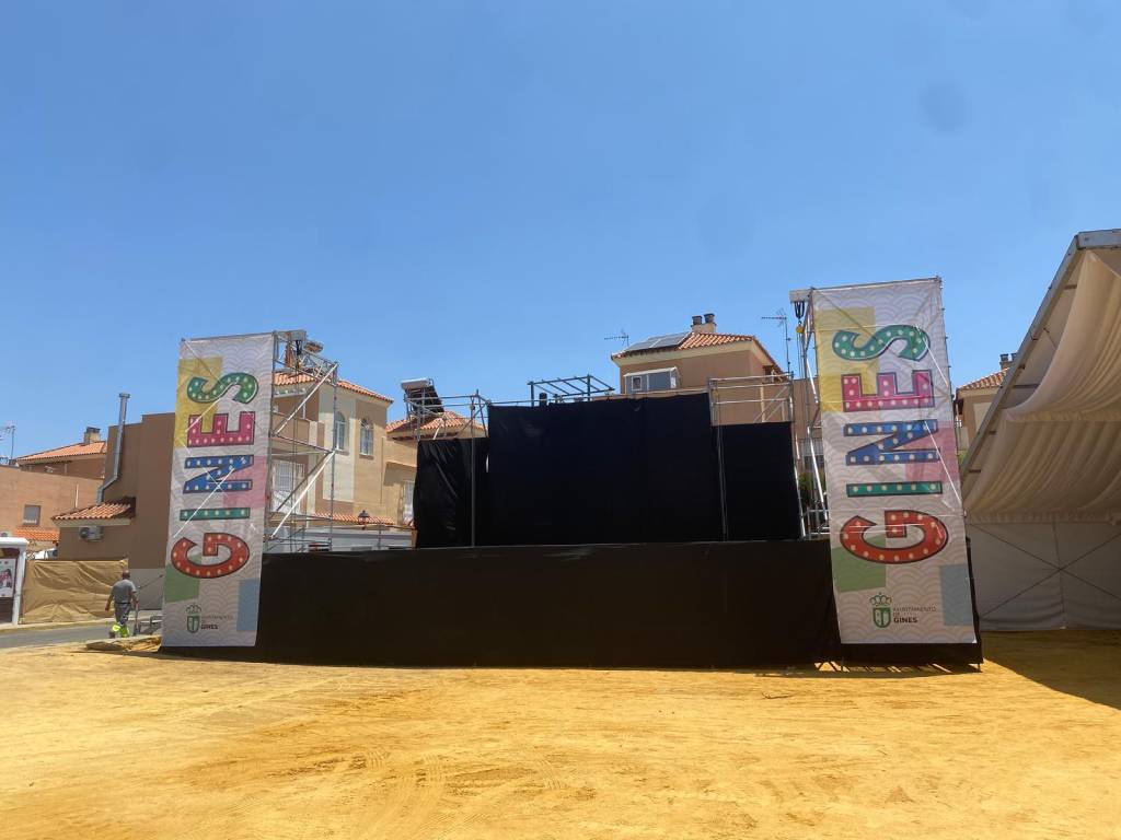 alquiler escenarios layher en sevilla