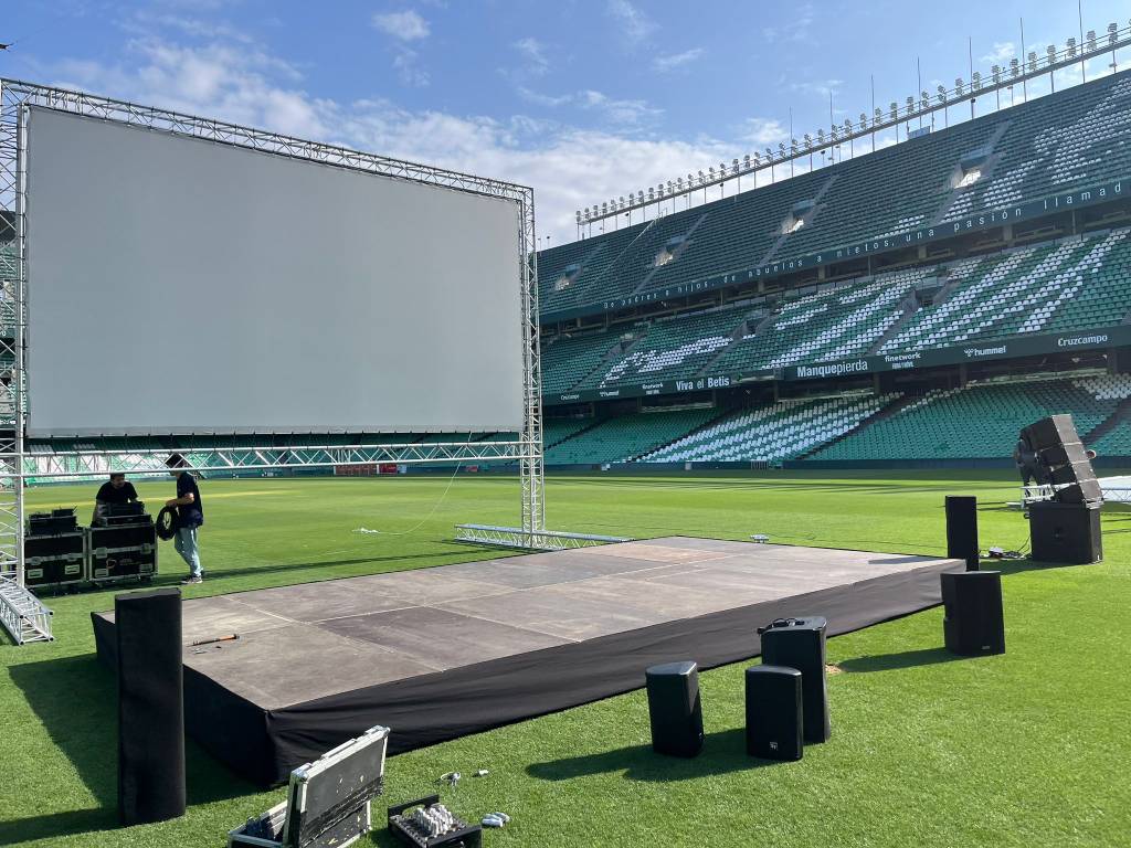 tarimas para eventos profesionales y deportivos en sevilla